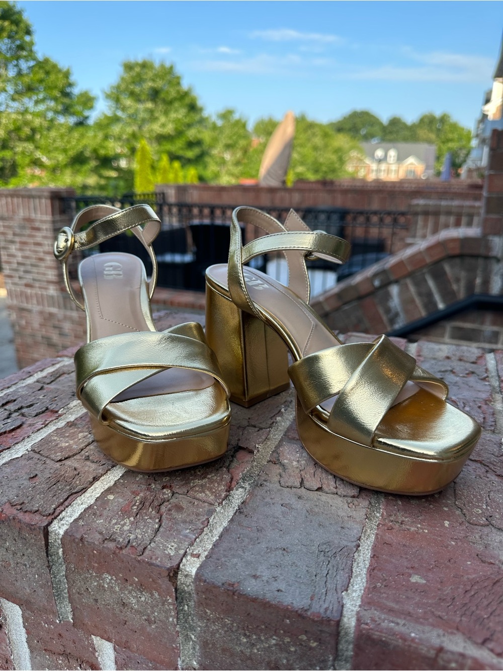 GB, Gold Metallic Platform Block Heel Sandals NWT size 7